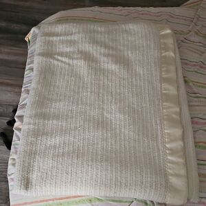 Luxurious Cream Bedding Blanket Twim Acrylic Vintage Egg-shell-Yellow